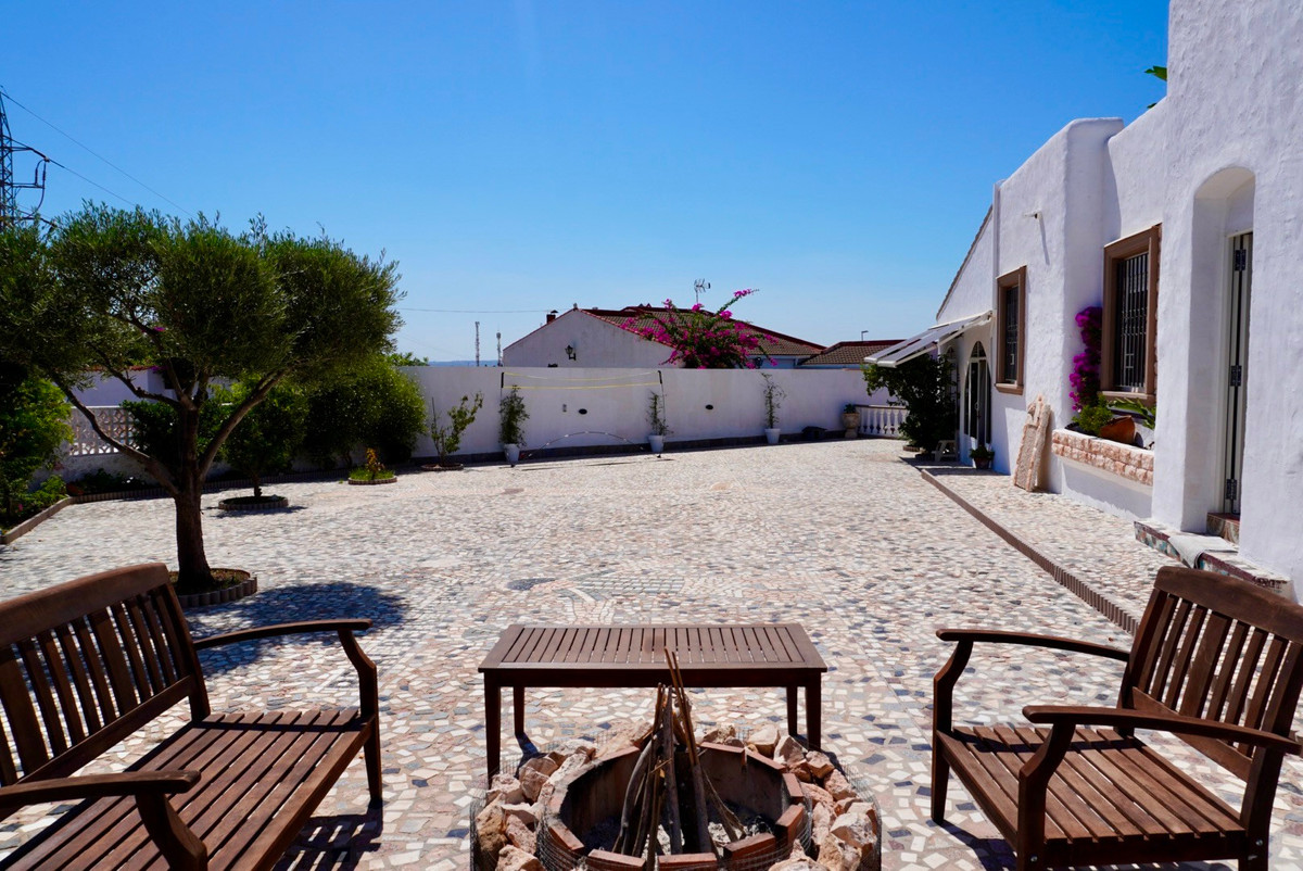 Se vende Villa - Chalet de 5 dormitorios en Costa Blanca, Alicante, España