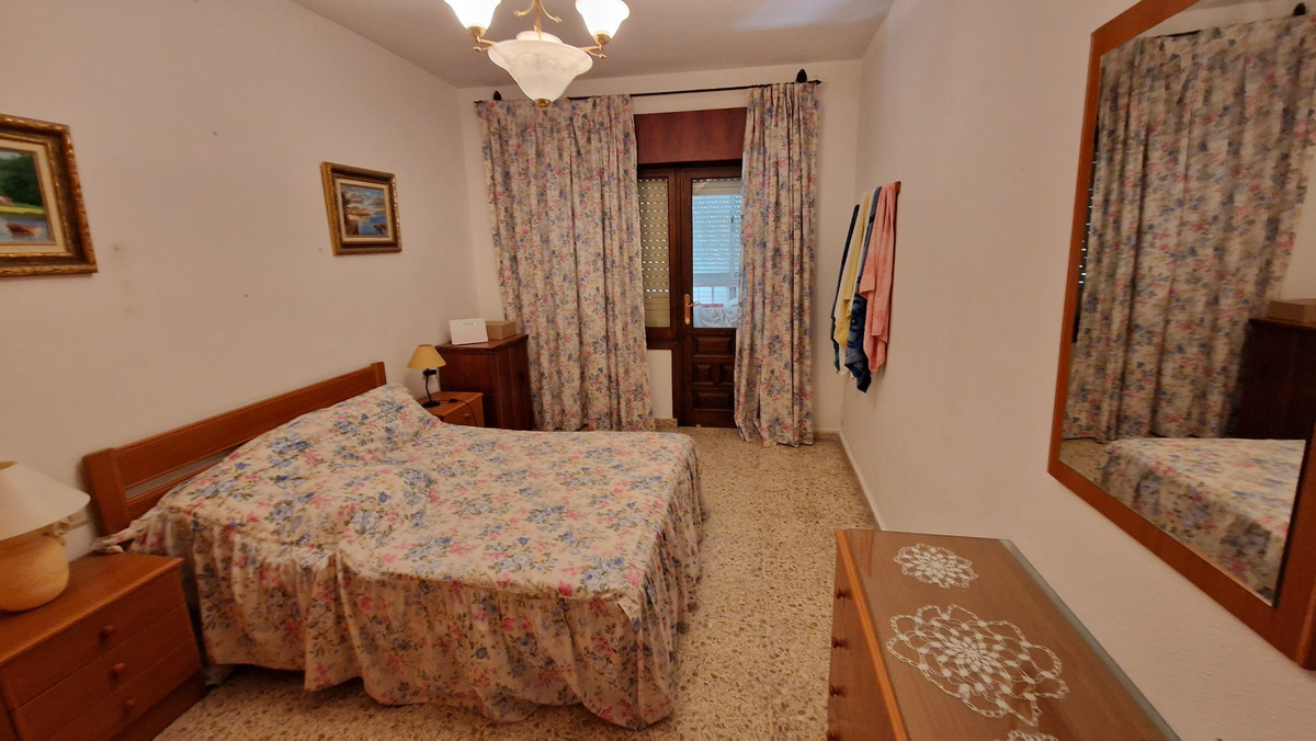 3 Bed Apartment for sale in Estepona Costa Del Sol, Málaga, Spain