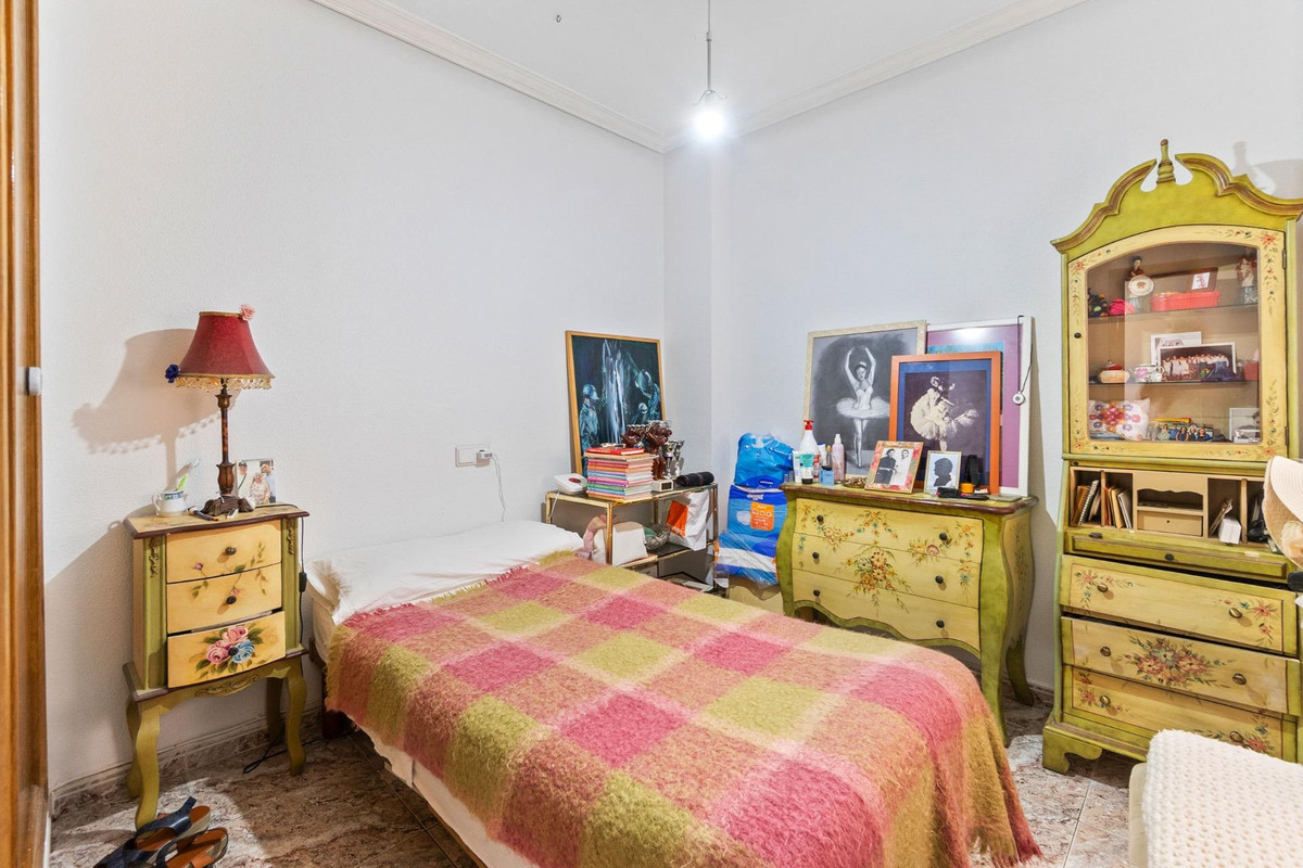 Se vende Apartamento Planta Media de 2 dormitorios en Costa Blanca, Alicante, España