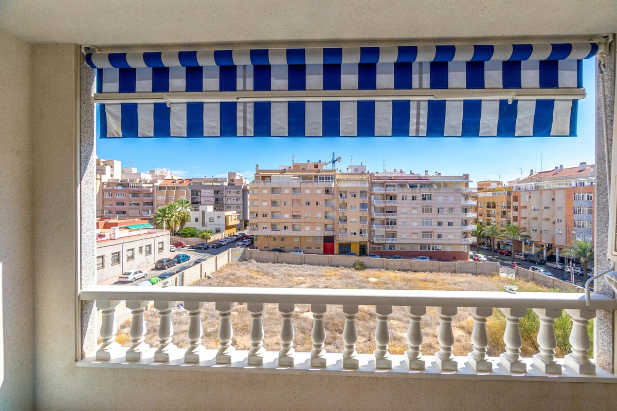 Se vende Apartamento Planta Media de 2 dormitorios en Costa Blanca, Alicante, España