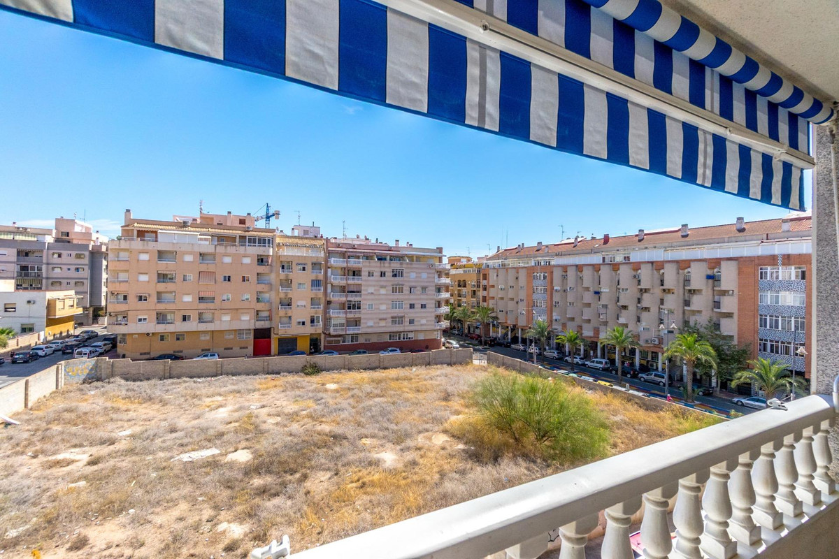 Se vende Apartamento Planta Media de 2 dormitorios en Costa Blanca, Alicante, España