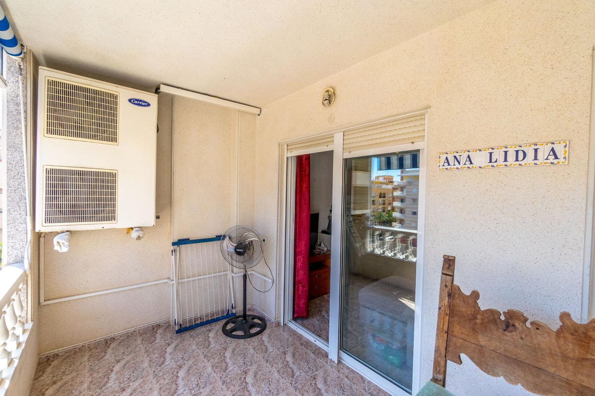 Se vende Apartamento Planta Media de 2 dormitorios en Costa Blanca, Alicante, España