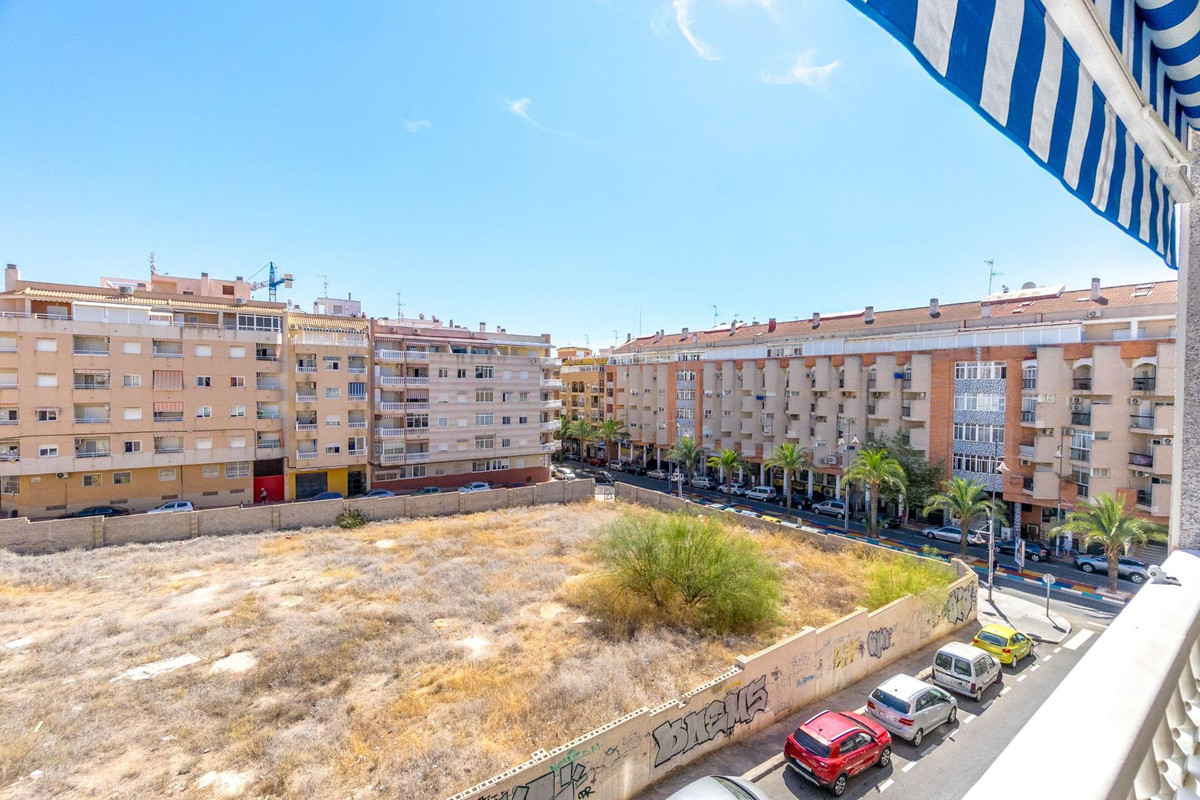 Se vende Apartamento Planta Media de 2 dormitorios en Costa Blanca, Alicante, España