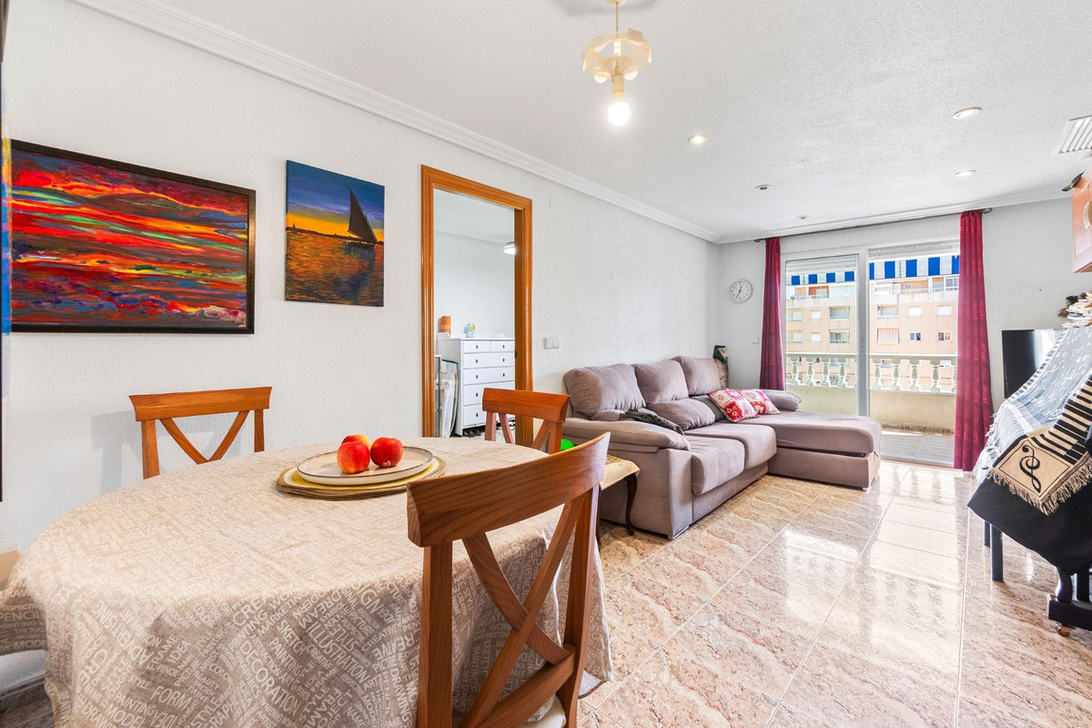 Se vende Apartamento Planta Media de 2 dormitorios en Costa Blanca, Alicante, España