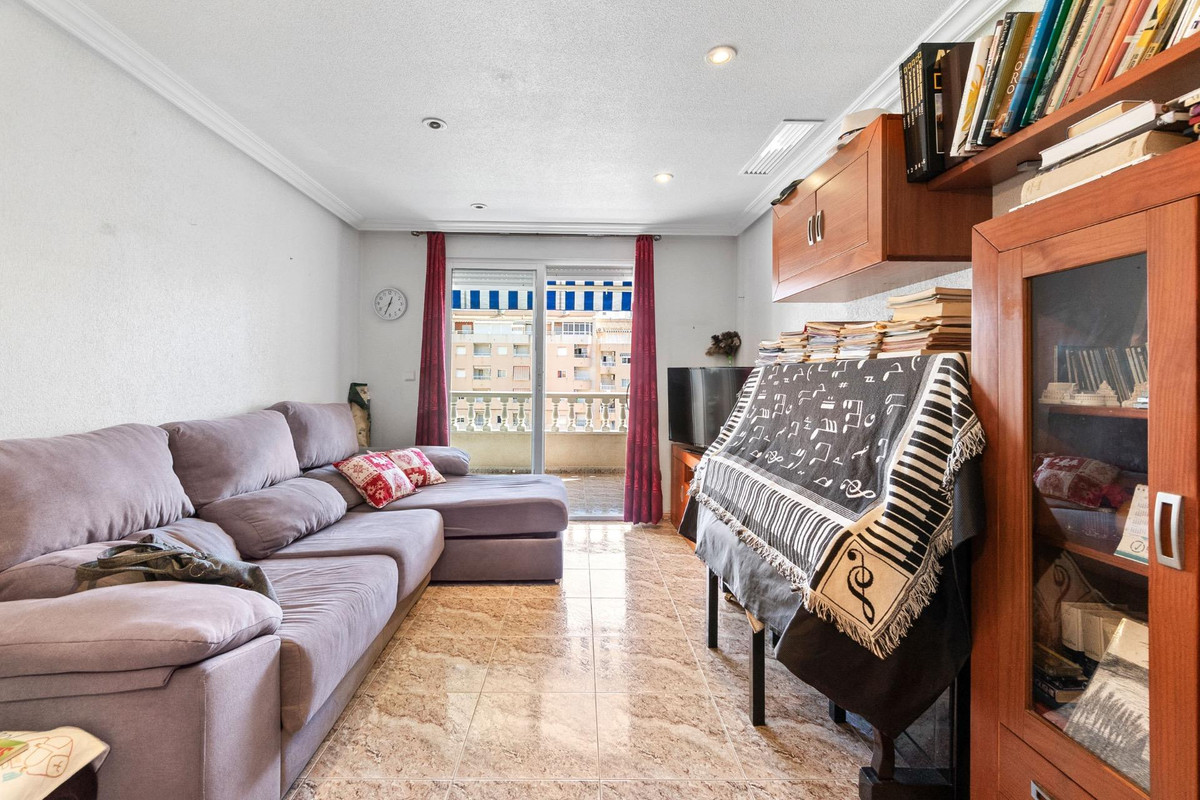 Se vende Apartamento Planta Media de 2 dormitorios en Costa Blanca, Alicante, España