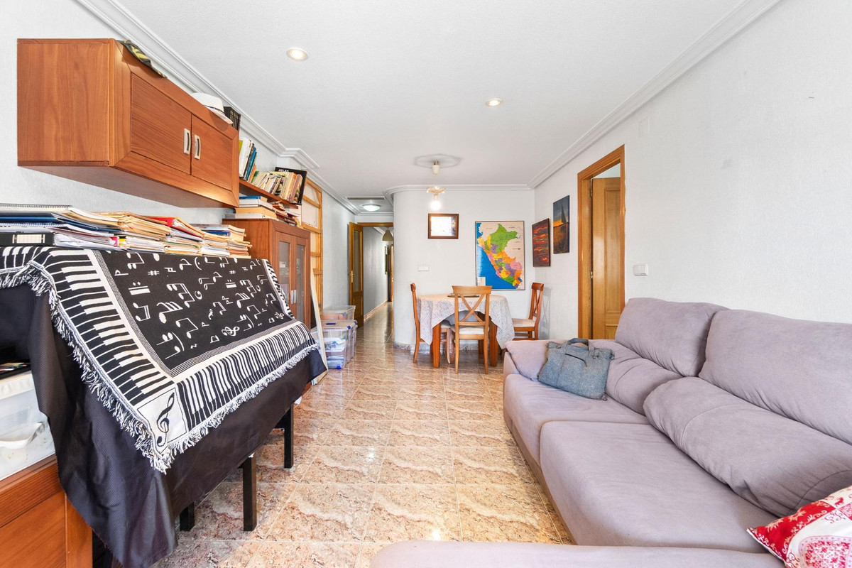 Se vende Apartamento Planta Media de 2 dormitorios en Costa Blanca, Alicante, España