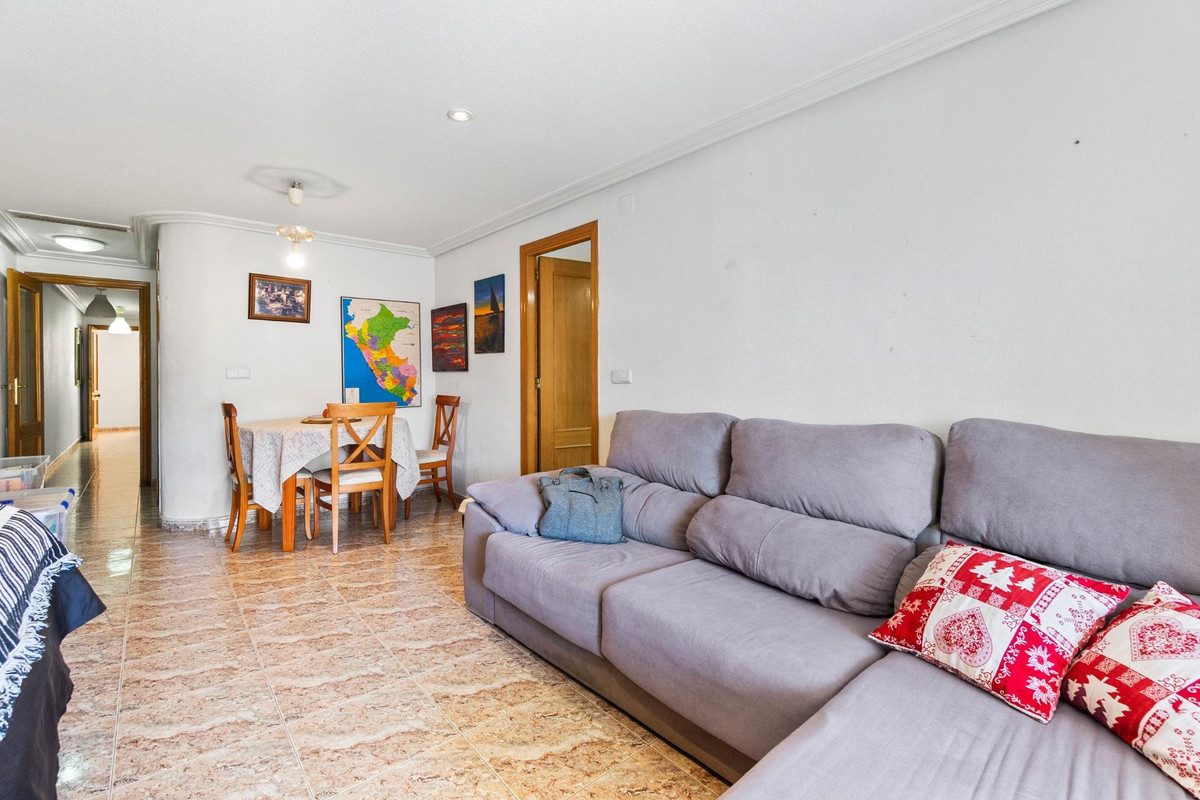 Se vende Apartamento Planta Media de 2 dormitorios en Costa Blanca, Alicante, España