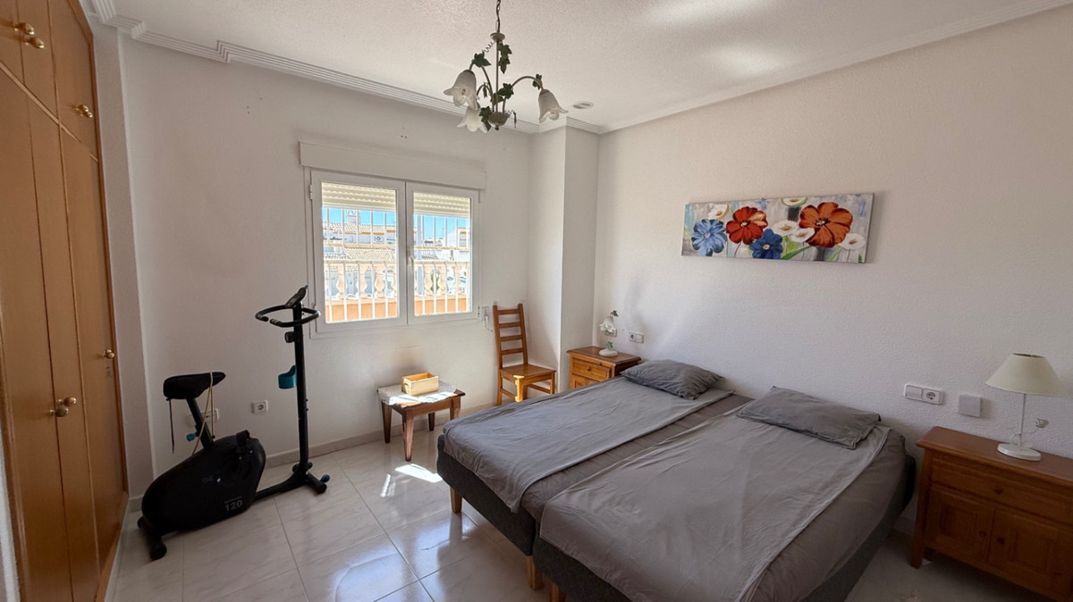 Se vende Villa - Chalet de 4 dormitorios en Costa Blanca, Alicante, España