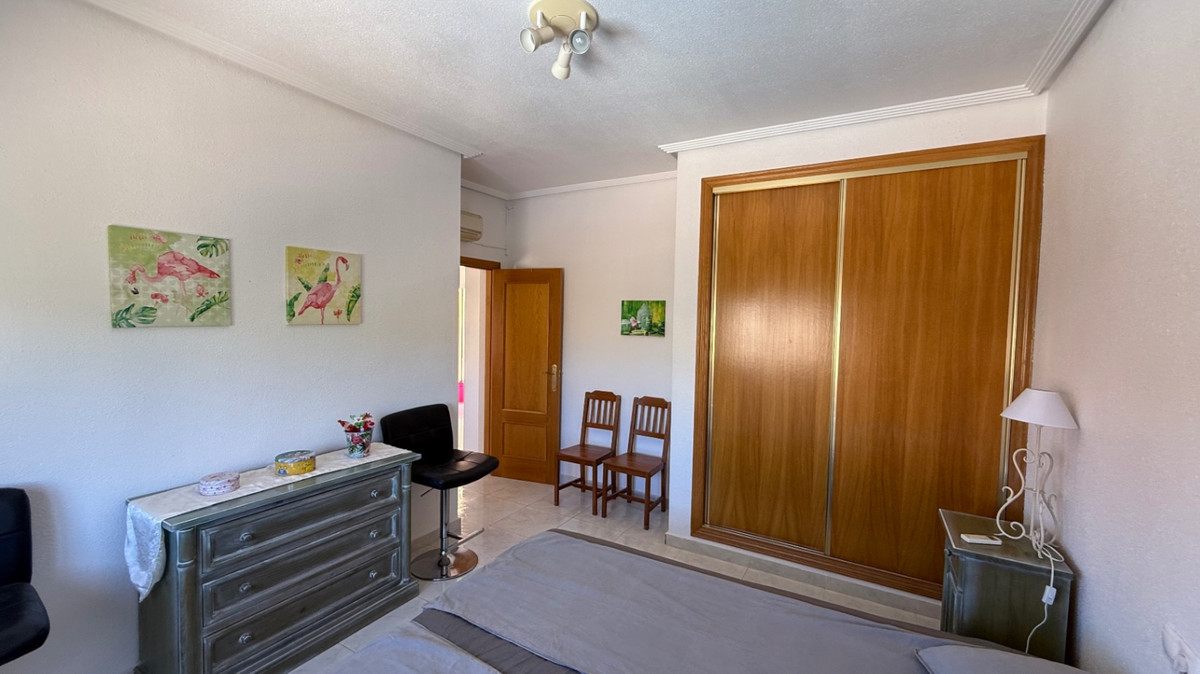 Se vende Villa - Chalet de 4 dormitorios en Costa Blanca, Alicante, España