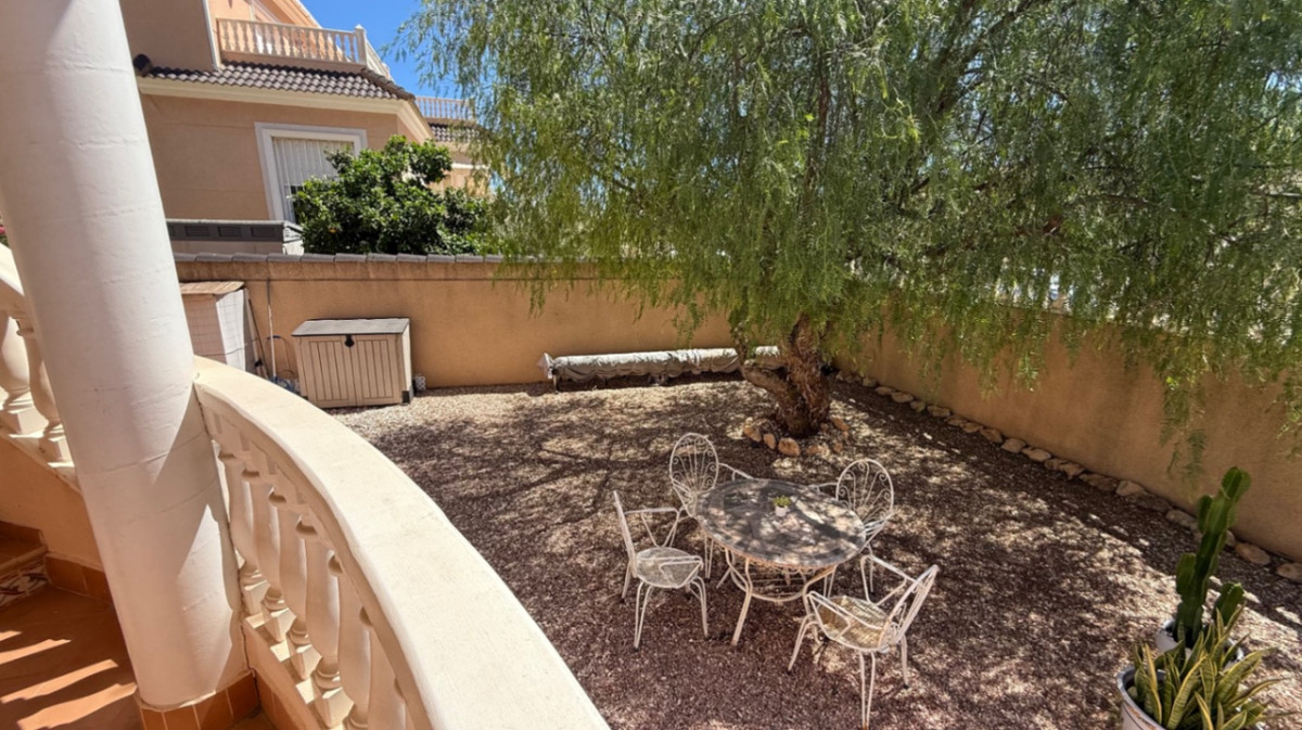Se vende Villa - Chalet de 4 dormitorios en Costa Blanca, Alicante, España