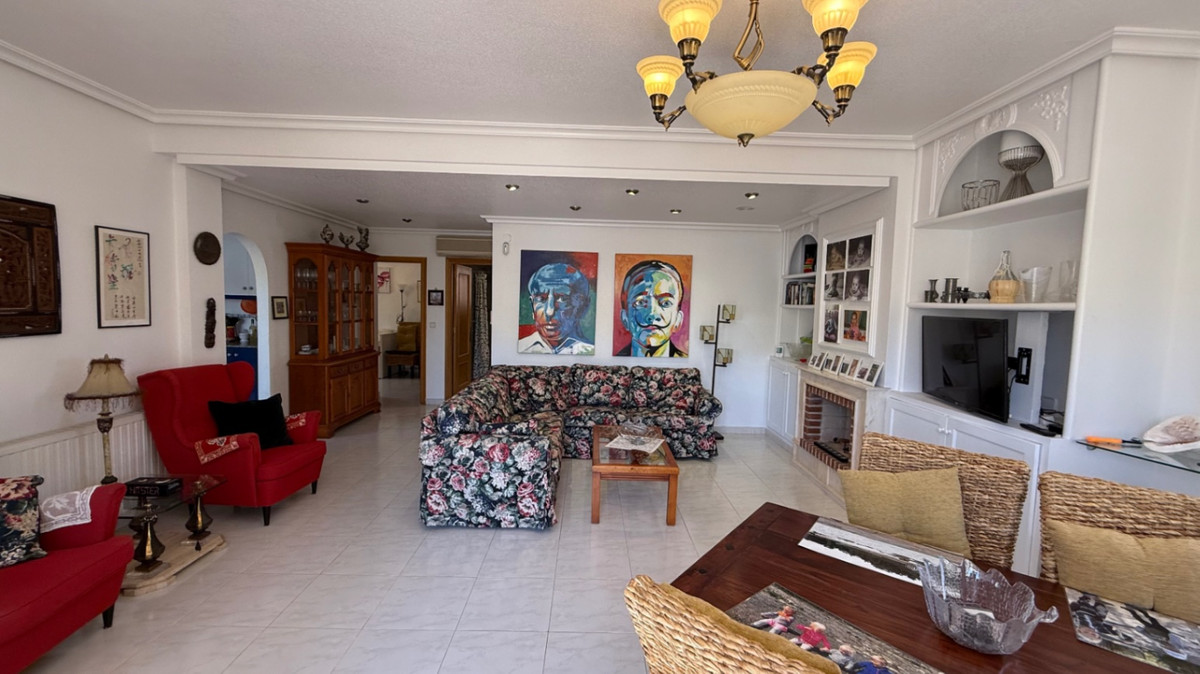 Se vende Villa - Chalet de 4 dormitorios en Costa Blanca, Alicante, España
