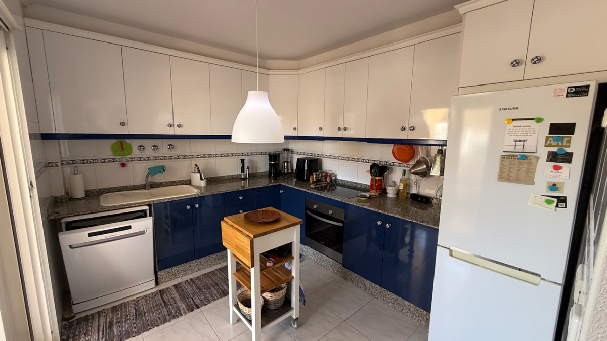 Se vende Villa - Chalet de 4 dormitorios en Costa Blanca, Alicante, España