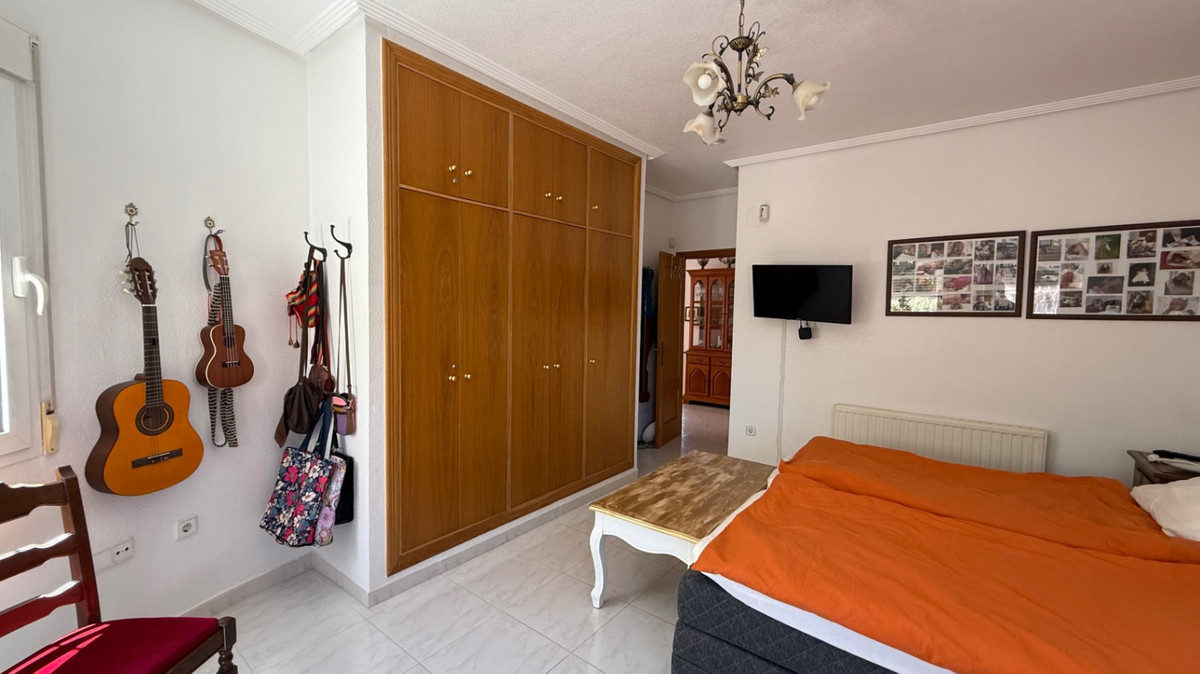 Se vende Villa - Chalet de 4 dormitorios en Costa Blanca, Alicante, España