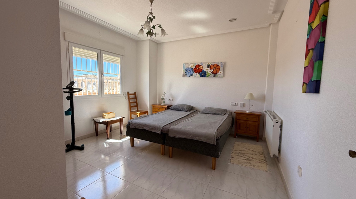 Se vende Villa - Chalet de 4 dormitorios en Costa Blanca, Alicante, España