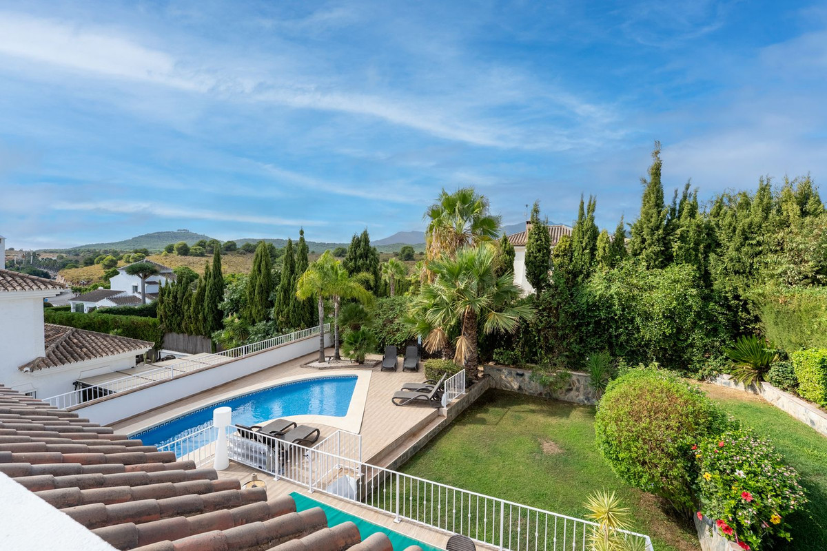 4 Bed Townhouse for sale in Coín Costa Del Sol, Málaga, Spain