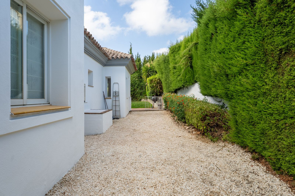 4 Bed Townhouse for sale in Coín Costa Del Sol, Málaga, Spain