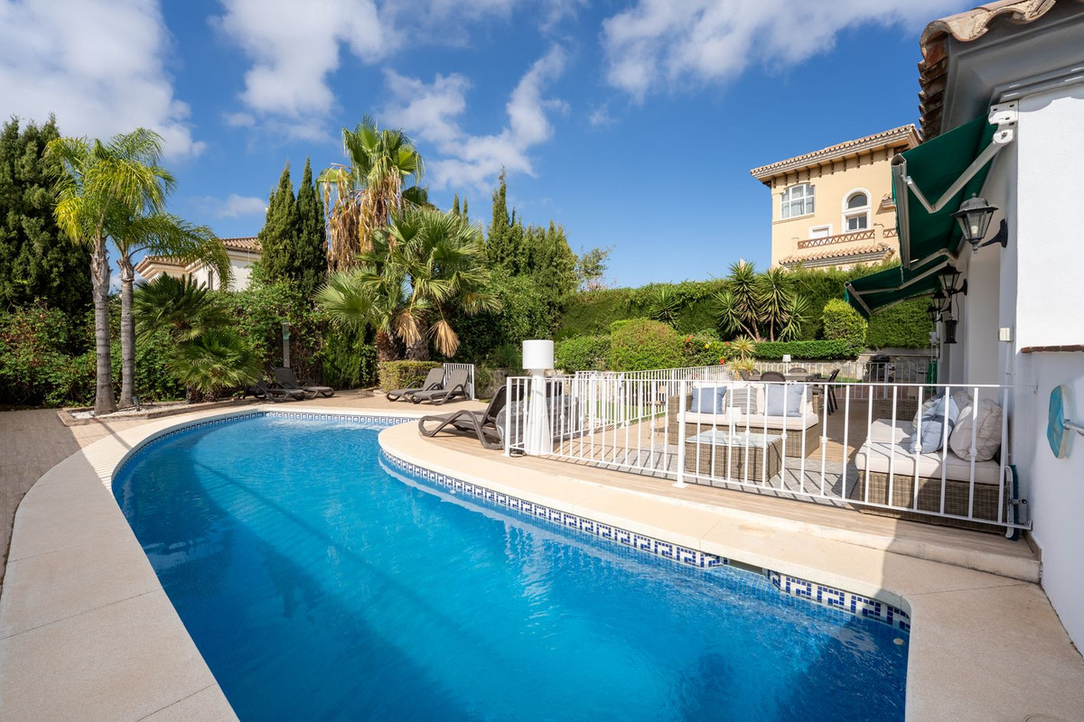 4 Bed Townhouse for sale in Coín Costa Del Sol, Málaga, Spain