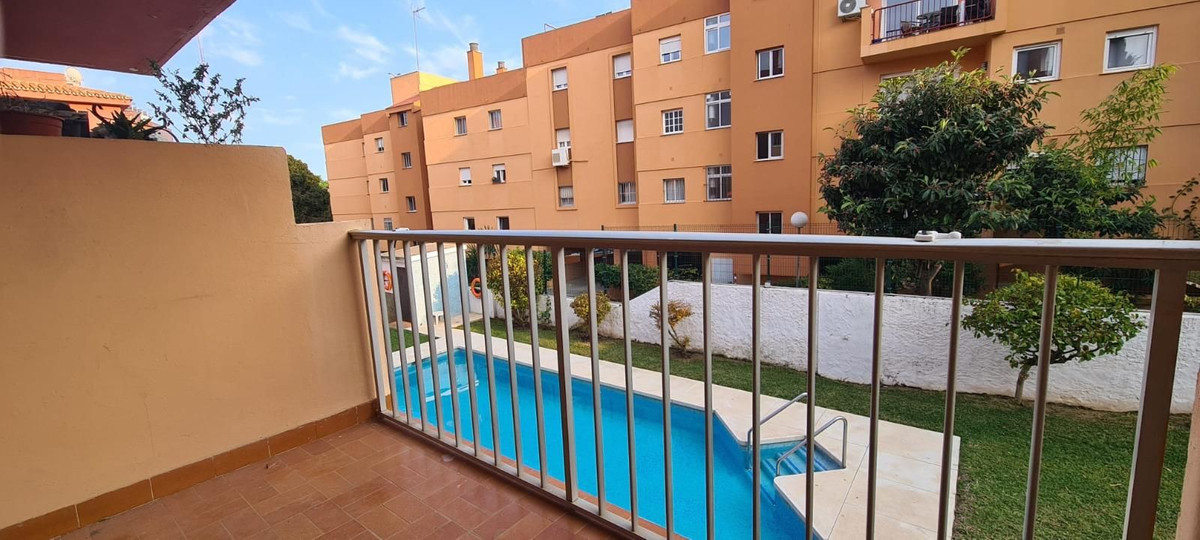 Se vende Apartamento Planta Media de 3 dormitorios en Costa Del Sol, Málaga, España