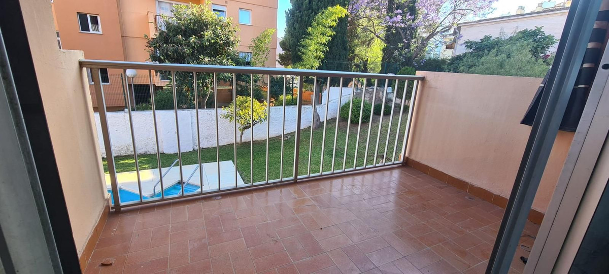 Se vende Apartamento Planta Media de 3 dormitorios en Costa Del Sol, Málaga, España