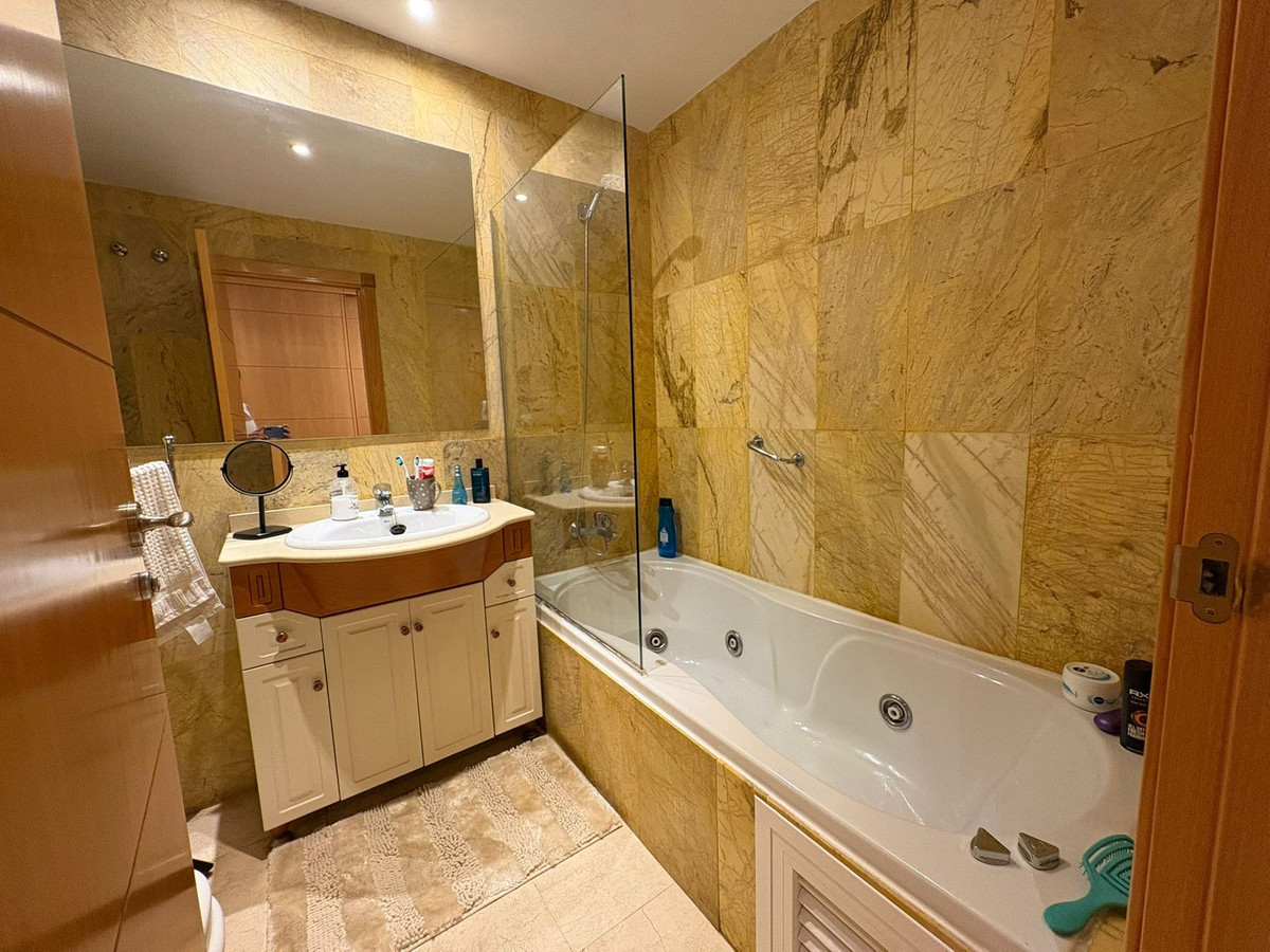 2 Bed Apartment for sale in Benalmadena Costa Del Sol, Málaga, Spain