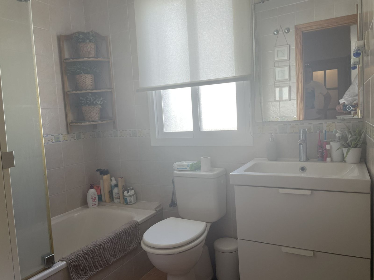 3 Bed Apartment for sale in Estepona Costa Del Sol, Málaga, Spain