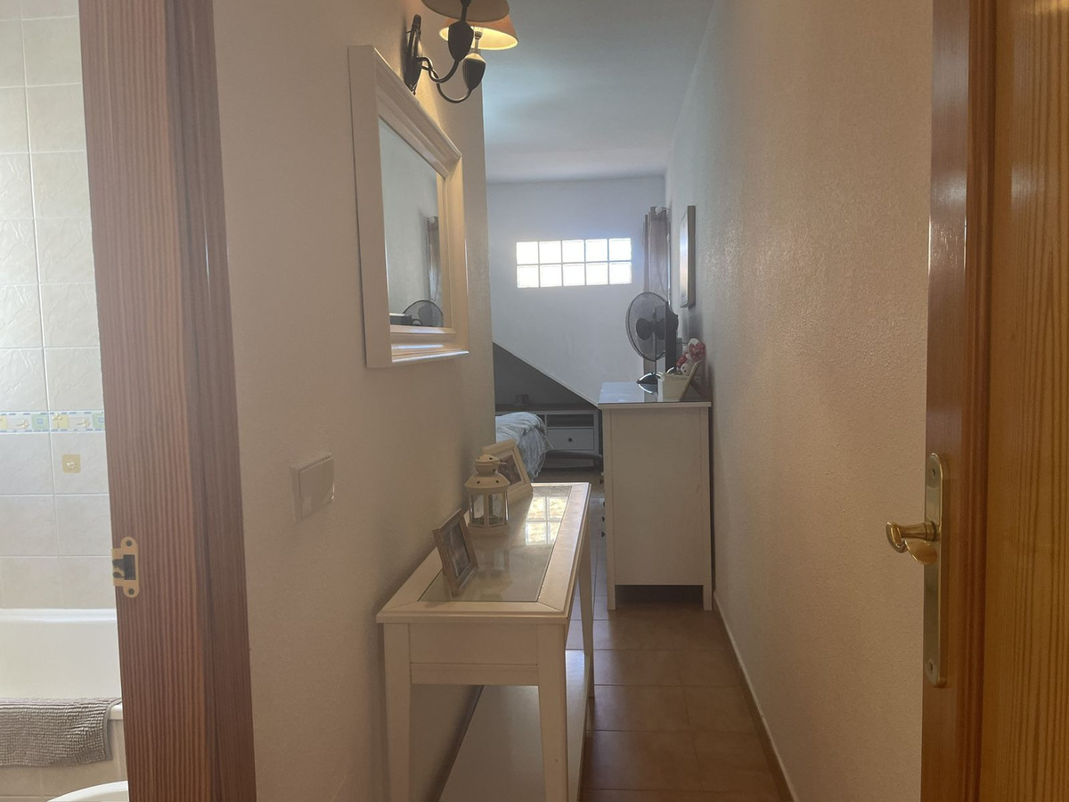 3 Bed Apartment for sale in Estepona Costa Del Sol, Málaga, Spain