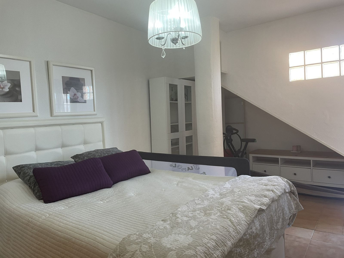 3 Bed Apartment for sale in Estepona Costa Del Sol, Málaga, Spain
