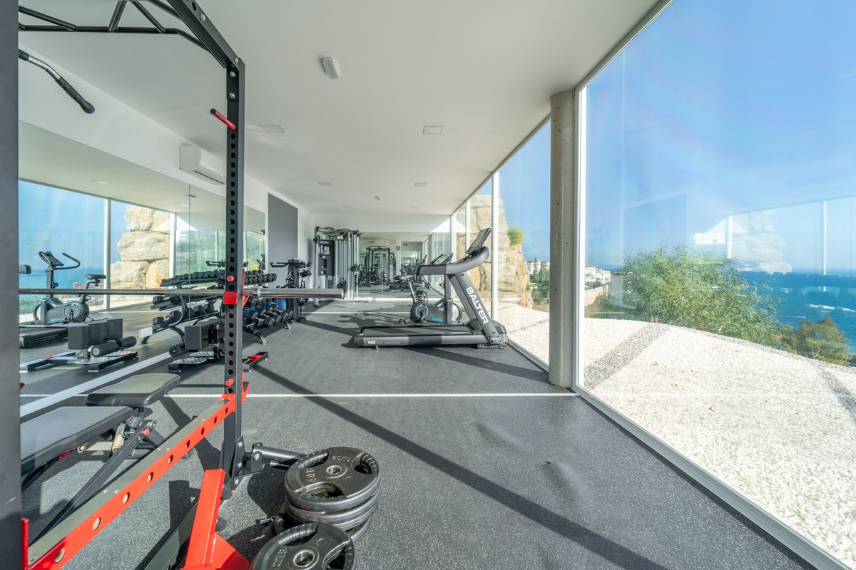 3 Bed Apartment for sale in La Capellania Costa Del Sol, Málaga, Spain