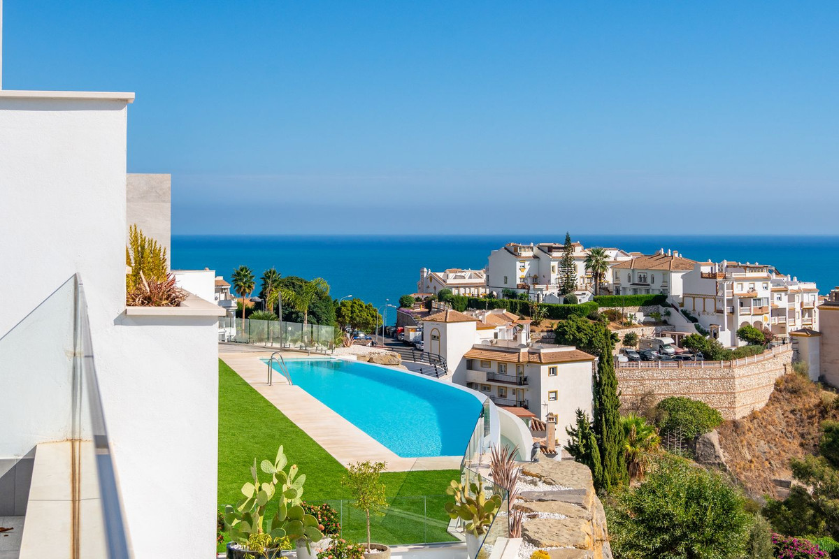3 Bed Apartment for sale in La Capellania Costa Del Sol, Málaga, Spain
