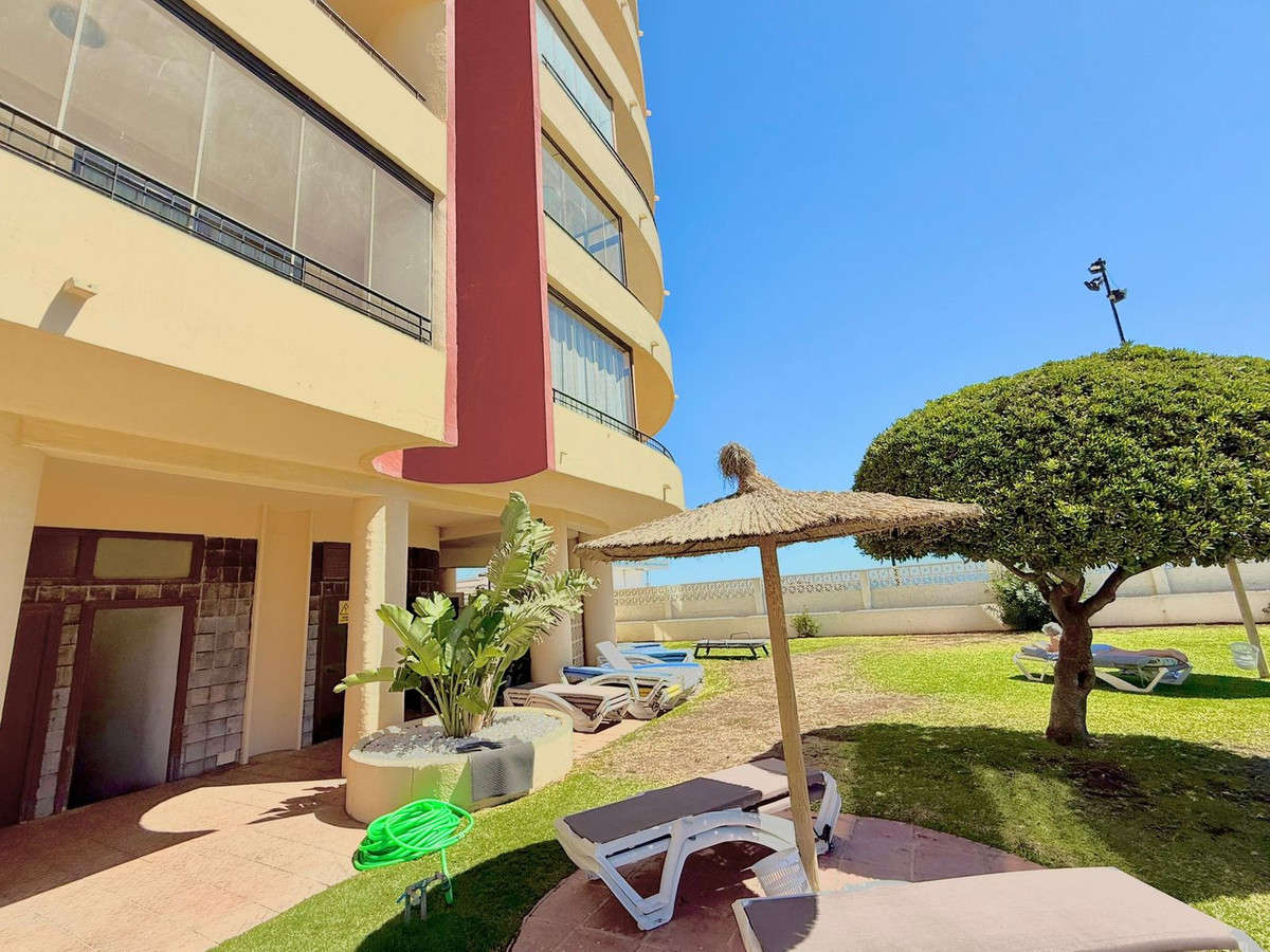 2 Bed Apartment for sale in Fuengirola Costa Del Sol, Málaga, Spain