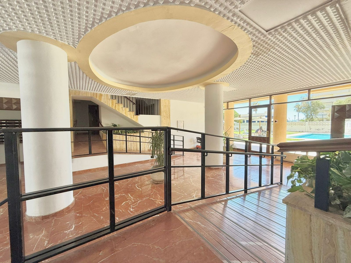2 Bed Apartment for sale in Fuengirola Costa Del Sol, Málaga, Spain