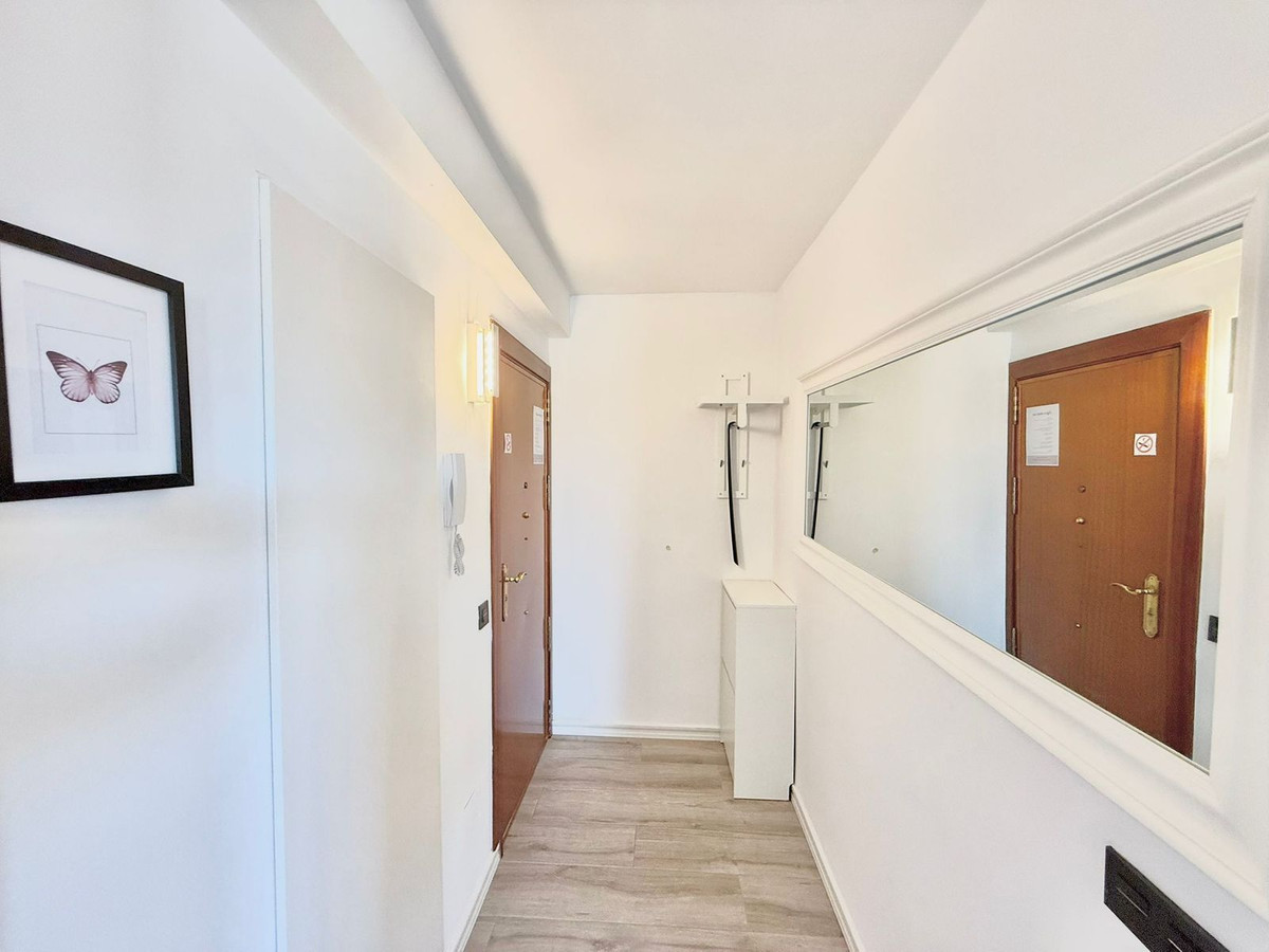 2 Bed Apartment for sale in Fuengirola Costa Del Sol, Málaga, Spain