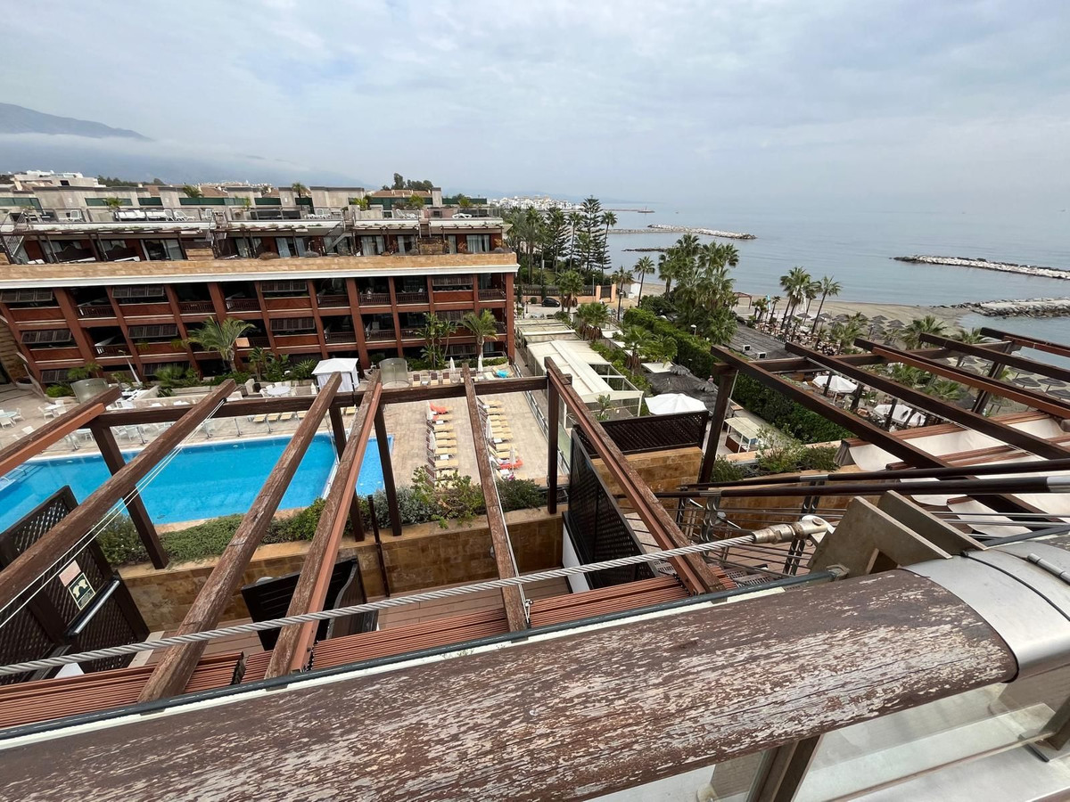3 Bed Apartment for sale in Puerto Banús Costa Del Sol, Málaga, Spain