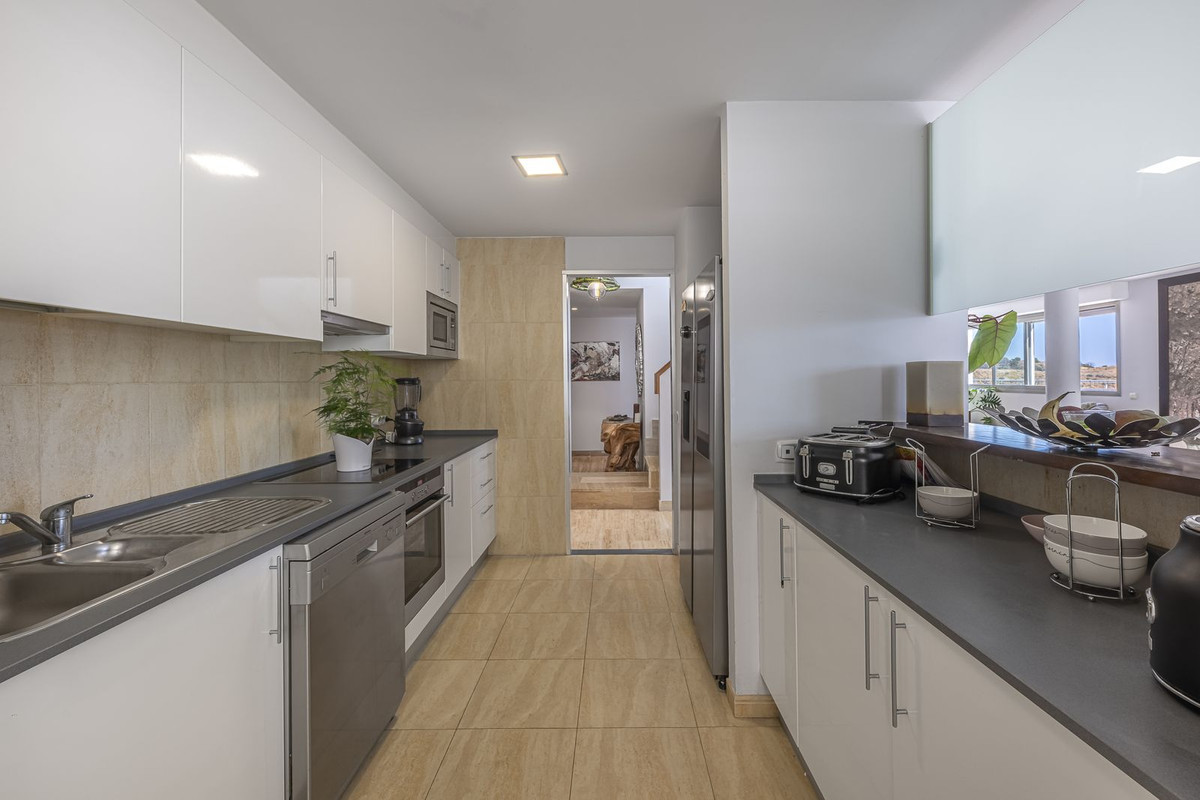 5 Bed Apartment for sale in La Cala De Mijas Costa Del Sol, Málaga, Spain