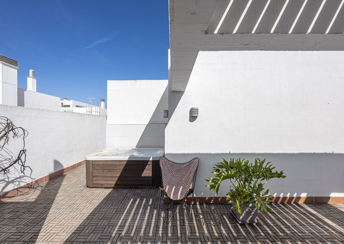 5 Bed Apartment for sale in La Cala De Mijas Costa Del Sol, Málaga, Spain