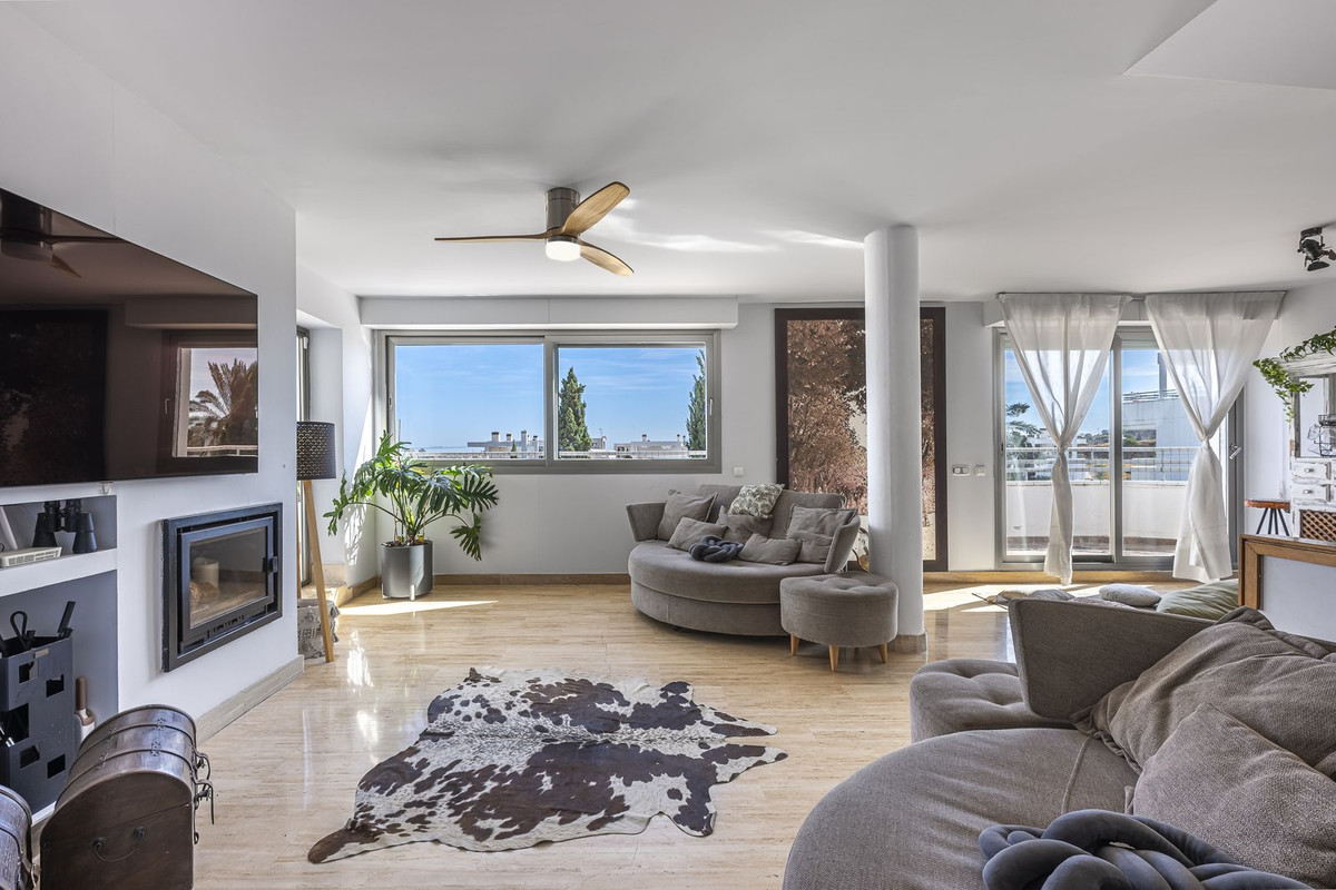 5 Bed Apartment for sale in La Cala De Mijas Costa Del Sol, Málaga, Spain