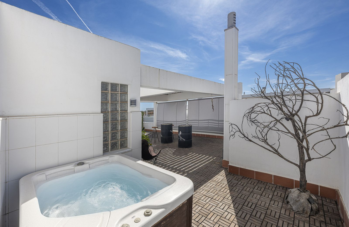 5 Bed Apartment for sale in La Cala De Mijas Costa Del Sol, Málaga, Spain