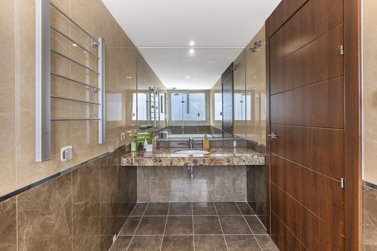 5 Bed Apartment for sale in La Cala De Mijas Costa Del Sol, Málaga, Spain