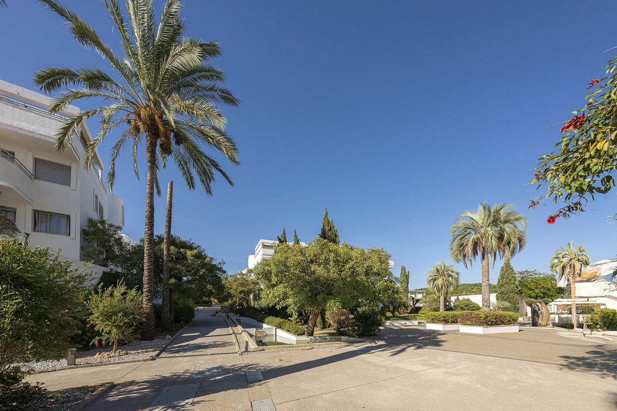 5 Bed Apartment for sale in La Cala De Mijas Costa Del Sol, Málaga, Spain