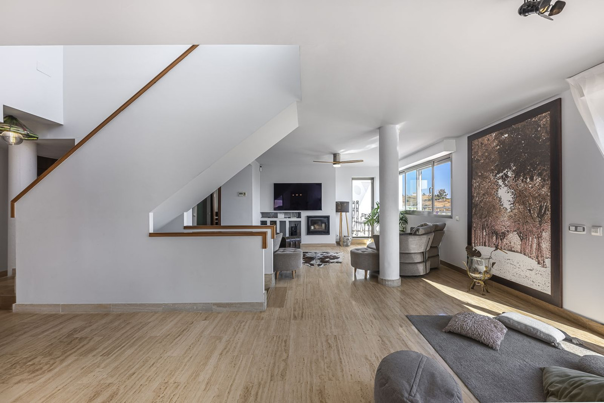 5 Bed Apartment for sale in La Cala De Mijas Costa Del Sol, Málaga, Spain