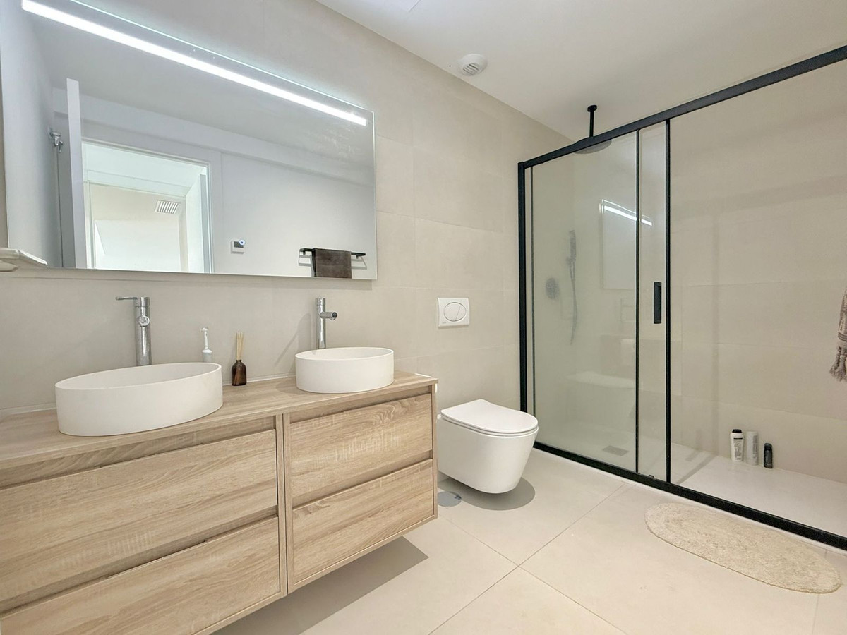 Se vende Apartamento Planta Baja de 2 dormitorios en Costa Del Sol, Málaga, España