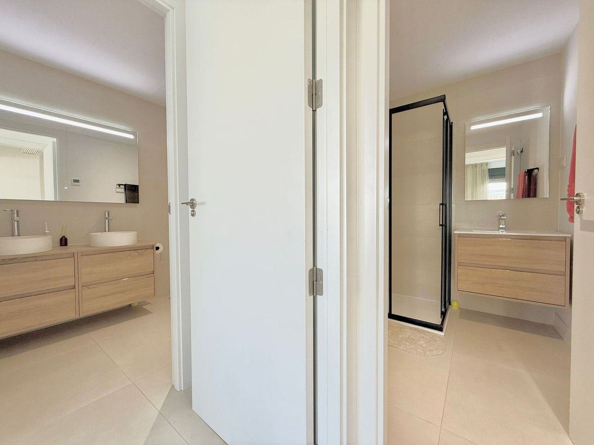 Se vende Apartamento Planta Baja de 2 dormitorios en Costa Del Sol, Málaga, España