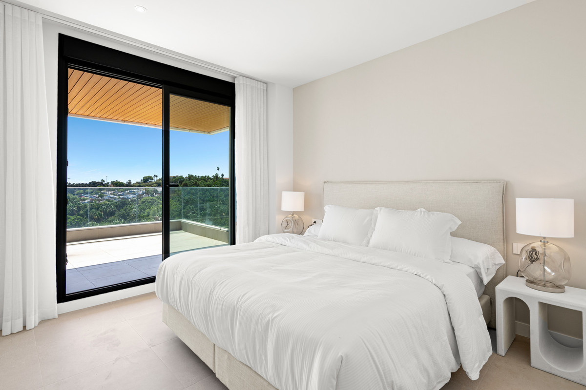 2 Bed Apartment for sale in Selwo Costa Del Sol, Málaga, Spain