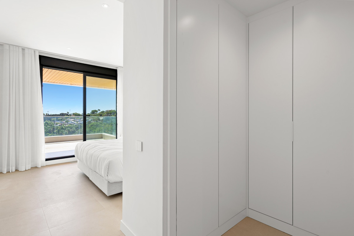 2 Bed Apartment for sale in Selwo Costa Del Sol, Málaga, Spain