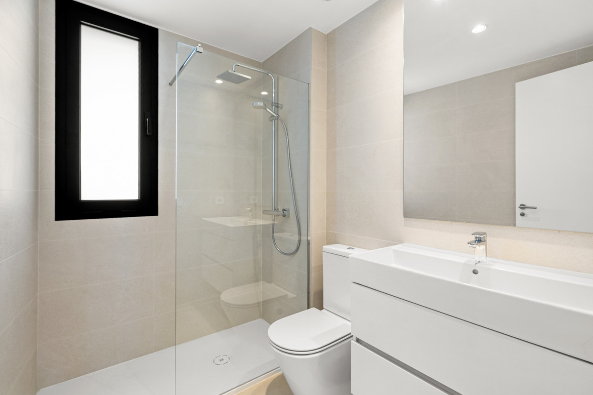 2 Bed Apartment for sale in Selwo Costa Del Sol, Málaga, Spain