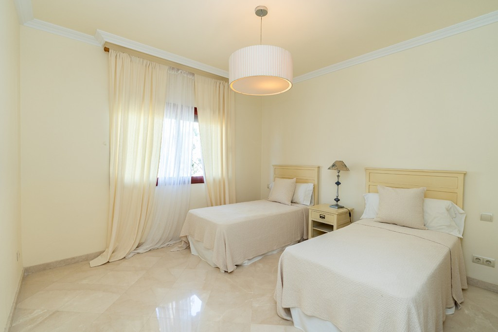 3 Bed Apartment for sale in Marbella Costa Del Sol, Málaga, Spain