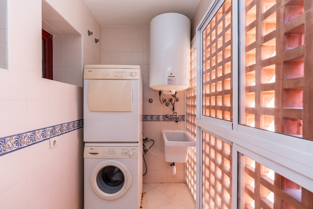 3 Bed Apartment for sale in Marbella Costa Del Sol, Málaga, Spain