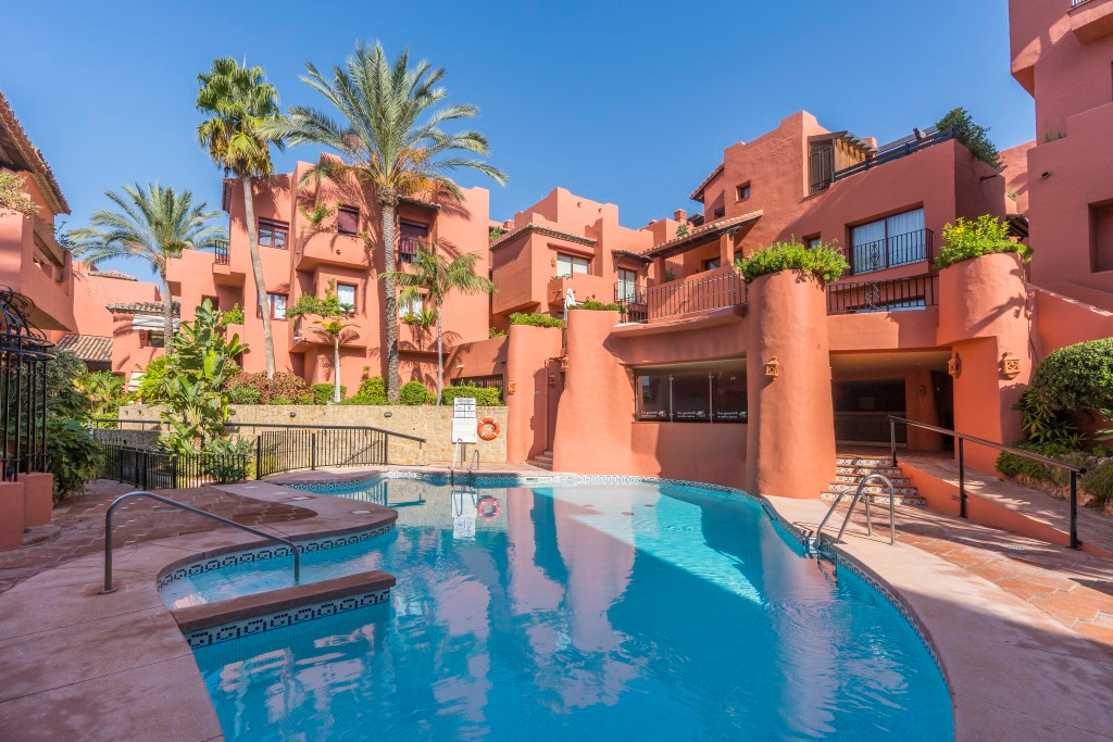 3 Bed Apartment for sale in Marbella Costa Del Sol, Málaga, Spain