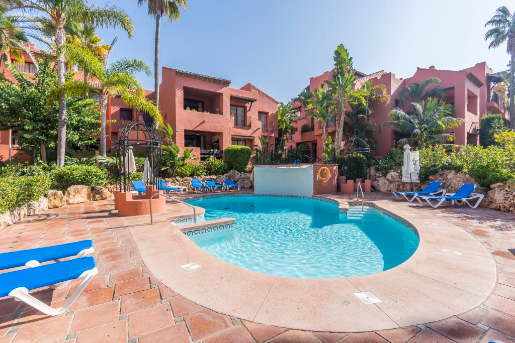 3 Bed Apartment for sale in Marbella Costa Del Sol, Málaga, Spain