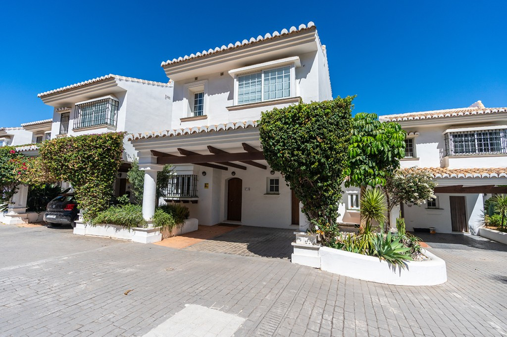 3 Bed Townhouse for sale in Riviera Del Sol Costa Del Sol, Málaga, Spain